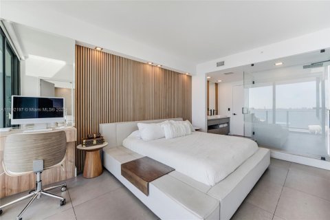Apartamento en alquiler en Miami, Florida, 2 dormitorios, 99.68 m2 № 1944207 - foto 18