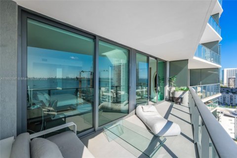 Apartamento en alquiler en Miami, Florida, 2 dormitorios, 99.68 m2 № 1944207 - foto 15