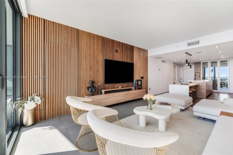 Apartamento en alquiler en Miami, Florida, 2 dormitorios, 99.68 m2 № 1944207 - foto 4
