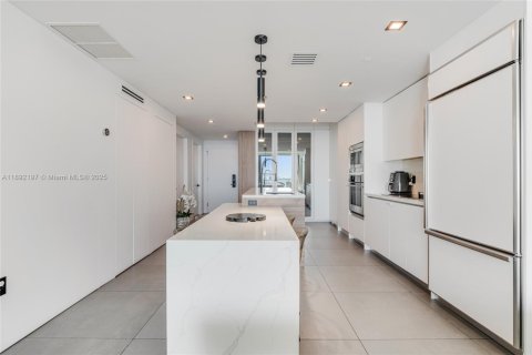Apartamento en alquiler en Miami, Florida, 2 dormitorios, 99.68 m2 № 1944207 - foto 12