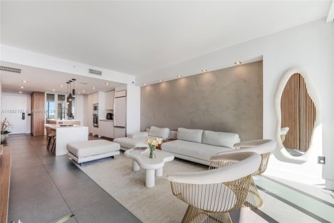 Apartamento en alquiler en Miami, Florida, 2 dormitorios, 99.68 m2 № 1944207 - foto 5