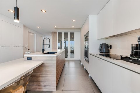 Apartamento en alquiler en Miami, Florida, 2 dormitorios, 99.68 m2 № 1944207 - foto 9