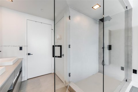 Apartamento en alquiler en Miami, Florida, 2 dormitorios, 99.68 m2 № 1944207 - foto 20