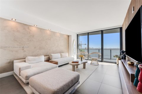Apartamento en alquiler en Miami, Florida, 2 dormitorios, 99.68 m2 № 1944207 - foto 6