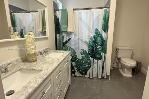 Снять в аренду таунхаус в Хомстед, Флорида 3 спальни, 127.09м2, № 2005547 - фото 14