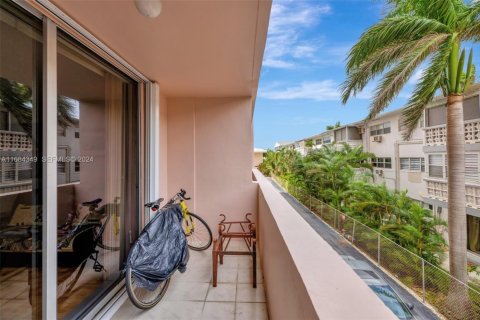 Condominio en venta en Hallandale Beach, Florida, 1 dormitorio, 94.39 m2 № 2186035 - foto 30
