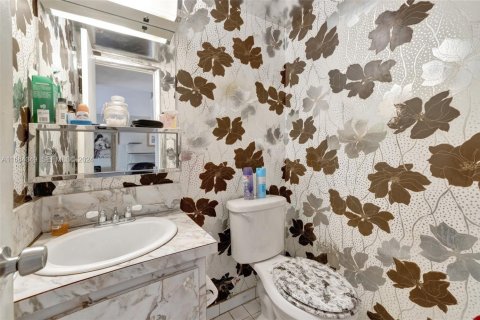 Condominio en venta en Hallandale Beach, Florida, 1 dormitorio, 94.39 m2 № 2186035 - foto 20