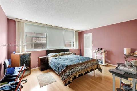 Condominio en venta en Hallandale Beach, Florida, 1 dormitorio, 94.39 m2 № 2186035 - foto 25