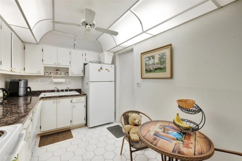 Condominio en venta en Hallandale Beach, Florida, 1 dormitorio, 94.39 m2 № 2186035 - foto 22
