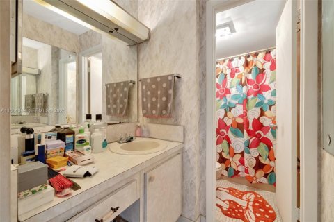 Condominio en venta en Hallandale Beach, Florida, 1 dormitorio, 94.39 m2 № 2186035 - foto 28