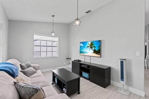 Casa en venta en West Palm Beach, Florida, 2 dormitorios, 151.9 m2 № 2260888 - foto 18