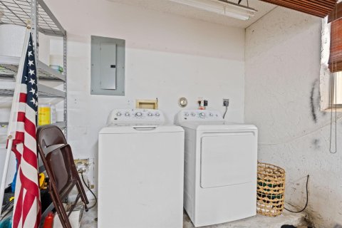 Casa en venta en West Palm Beach, Florida, 2 dormitorios, 151.9 m2 № 2260888 - foto 27