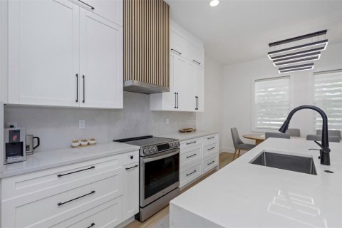 Villa ou maison à vendre à Clearwater, Floride: 4 chambres, 198.63 m2 № 1907088 - photo 12