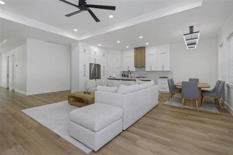 Casa en venta en Clearwater, Florida, 4 dormitorios, 198.63 m2 № 1907088 - foto 8