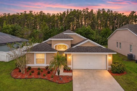 Casa en Kissimmee, Florida 3 dormitorios, 168.06 m2 № 2384403