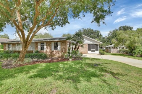 Casa en venta en DeLand, Florida, 3 dormitorios, 186.73 m2 № 1803307 - foto 1