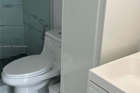 Condo in Miami Beach, Florida, 2 bedrooms  № 2063477 - photo 9