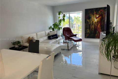 Condo in Miami Beach, Florida, 2 bedrooms  № 2063477