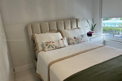 Condo in Miami Beach, Florida, 2 bedrooms  № 2063477 - photo 7