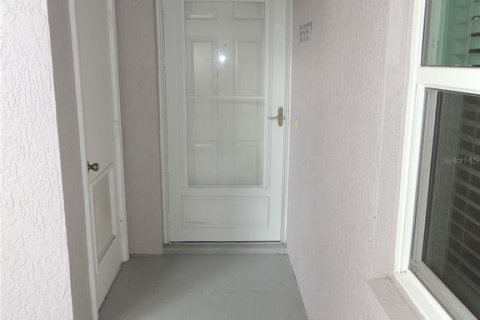 Condo in Sarasota, Florida, 2 bedrooms № 2105725 - photo 3