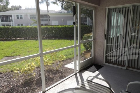 Condo in Sarasota, Florida, 2 bedrooms № 2105725 - photo 24