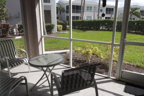 Condo in Sarasota, Florida, 2 bedrooms № 2105725 - photo 25