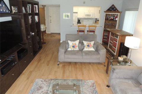 Condo in Sarasota, Florida, 2 bedrooms № 2105725 - photo 9