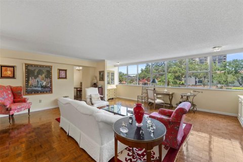 Copropriété à vendre à Tampa, Floride: 2 chambres, 191.38 m2 № 1914988 - photo 9