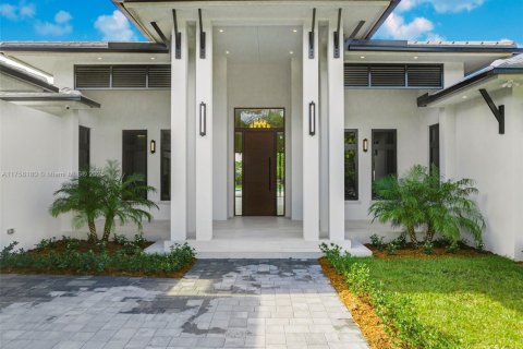 Villa ou maison à vendre à Miami, Floride: 5 chambres № 1868765 - photo 2