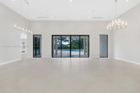 Villa ou maison à vendre à Miami, Floride: 5 chambres № 1868765 - photo 4