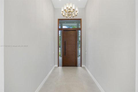 Villa ou maison à vendre à Miami, Floride: 5 chambres № 1868765 - photo 3