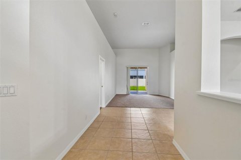 House in Orlando, Florida 4 bedrooms, 254.65 sq.m. № 2210354 - photo 5