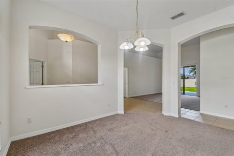 House in Orlando, Florida 4 bedrooms, 254.65 sq.m. № 2210354 - photo 12