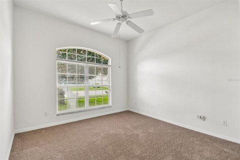 House in Orlando, Florida 4 bedrooms, 254.65 sq.m. № 2210354 - photo 7