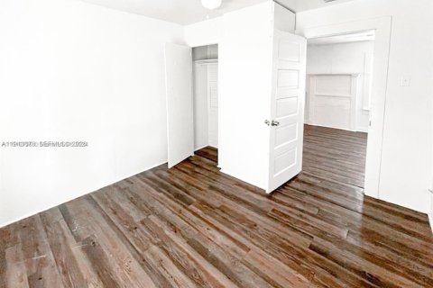 Casa en alquiler en West Palm Beach, Florida, 3 dormitorios, 108.32 m2 № 2059952 - foto 13