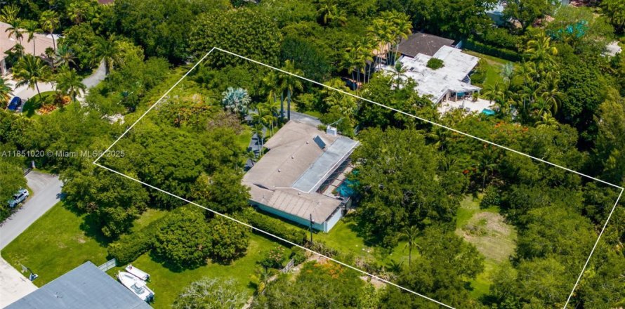 Casa en Pinecrest, Florida 4 dormitorios, 255.2 m2 № 1857455