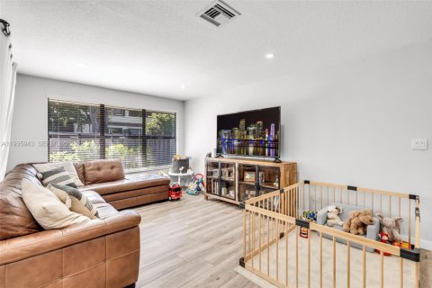 Townhouse in Miami, Florida 2 bedrooms, 101.17 sq.m. № 1994291 - photo 6