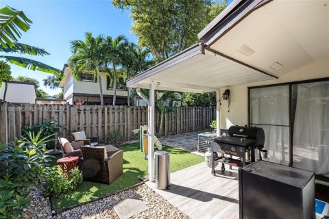 Townhouse in Miami, Florida 2 bedrooms, 101.17 sq.m. № 1994291 - photo 11