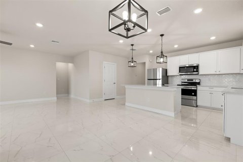 Villa ou maison à louer à Parrish, Floride: 4 chambres, 171.78 m2 № 1916932 - photo 8