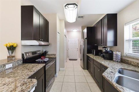 Villa ou maison à vendre à Tampa, Floride: 5 chambres, 150.87 m2 № 2299306 - photo 12