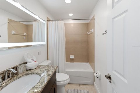 Villa ou maison à vendre à Tampa, Floride: 5 chambres, 150.87 m2 № 2299306 - photo 22