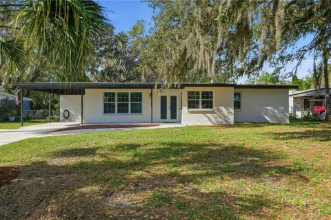 House in Tampa, Florida 4 bedrooms, 155.15 sq.m. № 2208955