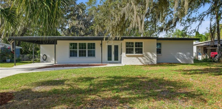 House in Tampa, Florida 4 bedrooms, 155.15 sq.m. № 2208955