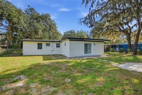 House in Tampa, Florida 4 bedrooms, 155.15 sq.m. № 2208955 - photo 28