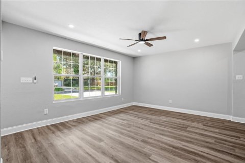 House in Tampa, Florida 4 bedrooms, 155.15 sq.m. № 2208955 - photo 23