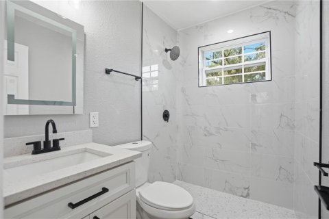House in Tampa, Florida 4 bedrooms, 155.15 sq.m. № 2208955 - photo 22