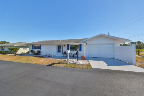 Condo in Sun City Center, Florida, 2 bedrooms  № 1826346 - photo 1