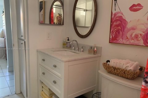 Condo in Aventura, Florida, 1 bedroom  № 1940762 - photo 10