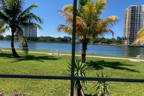 Condo in Aventura, Florida, 1 bedroom  № 1940762 - photo 20