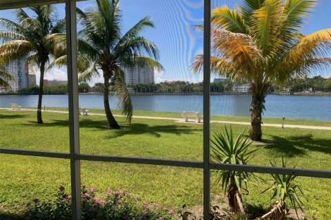 Condo in Aventura, Florida, 1 bedroom  № 1940762 - photo 21
